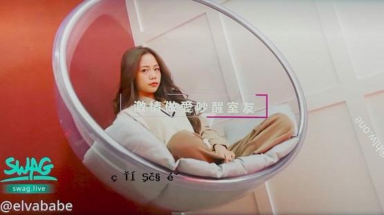 男学生和高年级学生都与父母一起进行秘密训练。